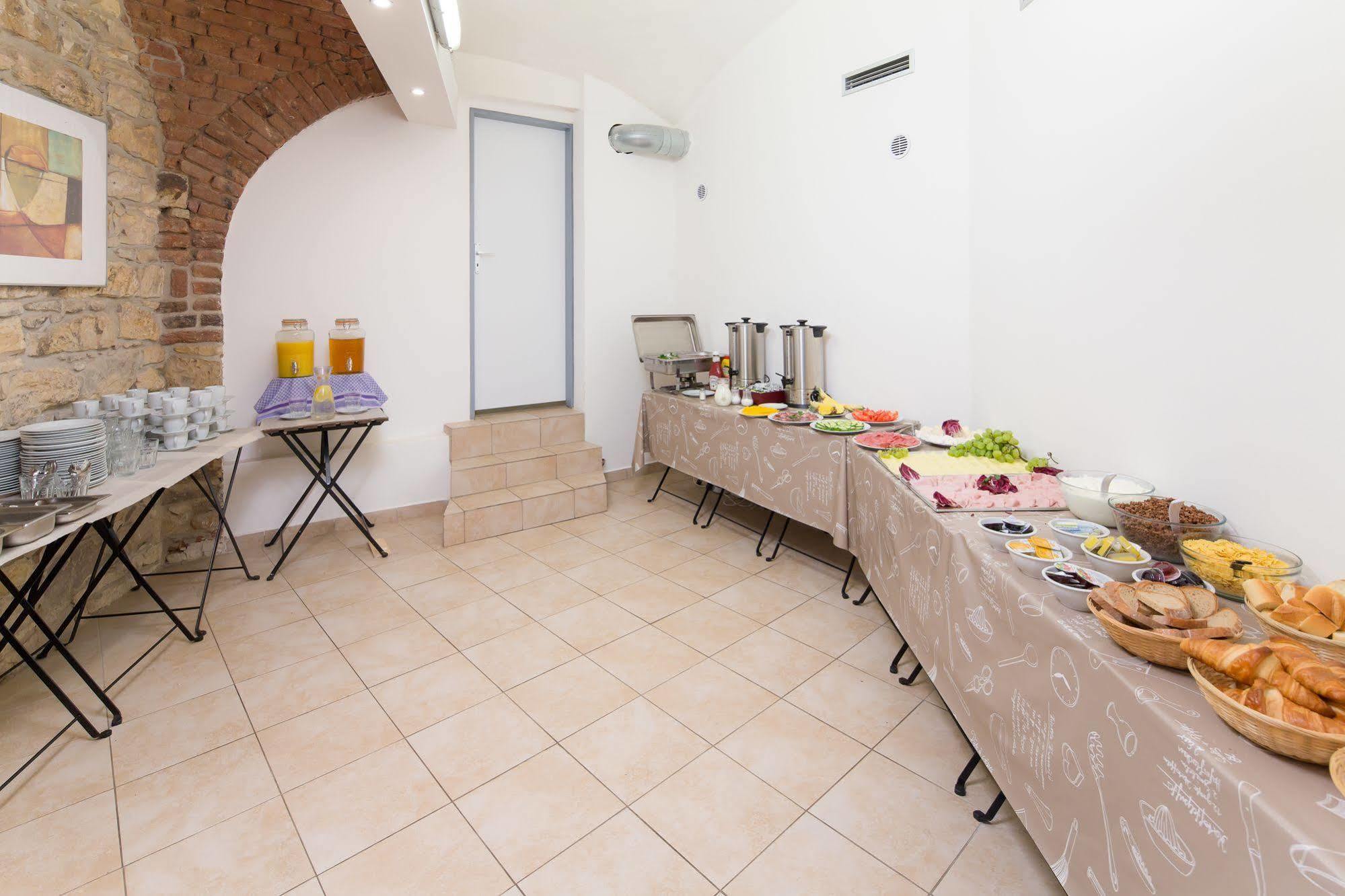 Le Petit 3* Praha