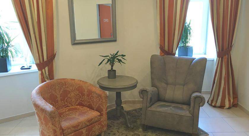 Le Petit Otel